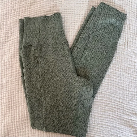 REI Active Pursuits Co Op  7/8 Textured Leggings small - Picture 3 of 6